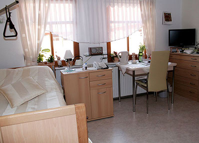 Zimmer im Altenpflegeheim Eichenhof – gemütlich und funktional eingerichtet